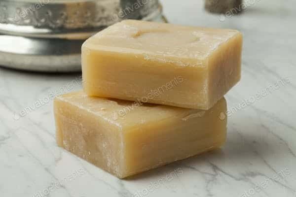 Un plongeon dans l'histoire culinaire de Francfort : découvrez les saveurs traditionnelles de la métropole allemande