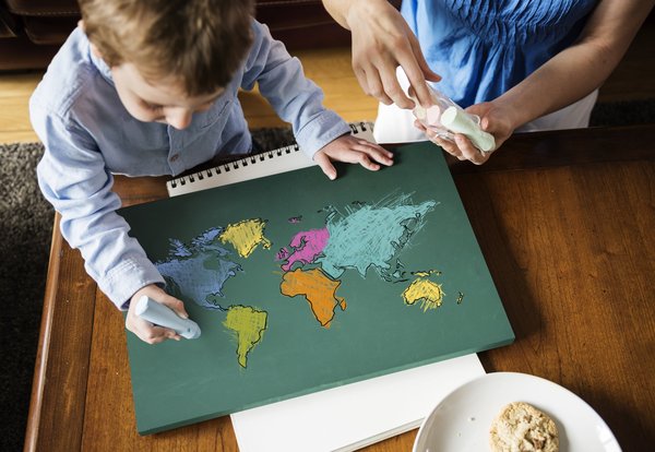 Quels sont les meilleurs outils de cartographie pour un camping en région inconnue ?
